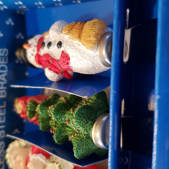 VTG NEW 4 Christmas Spreaders Set Stainless Steel Blades Santa Snowman Tree - Picture 16 of 17